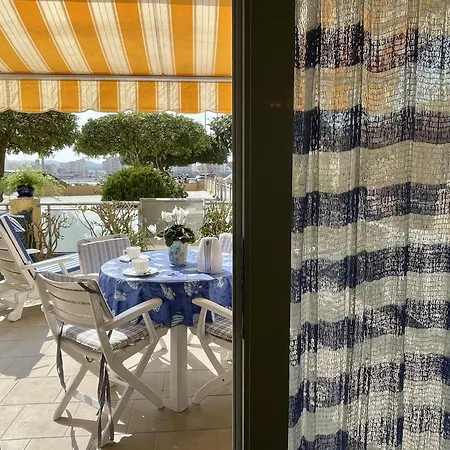 شقة Andromeda Apartment With Private Terrace *